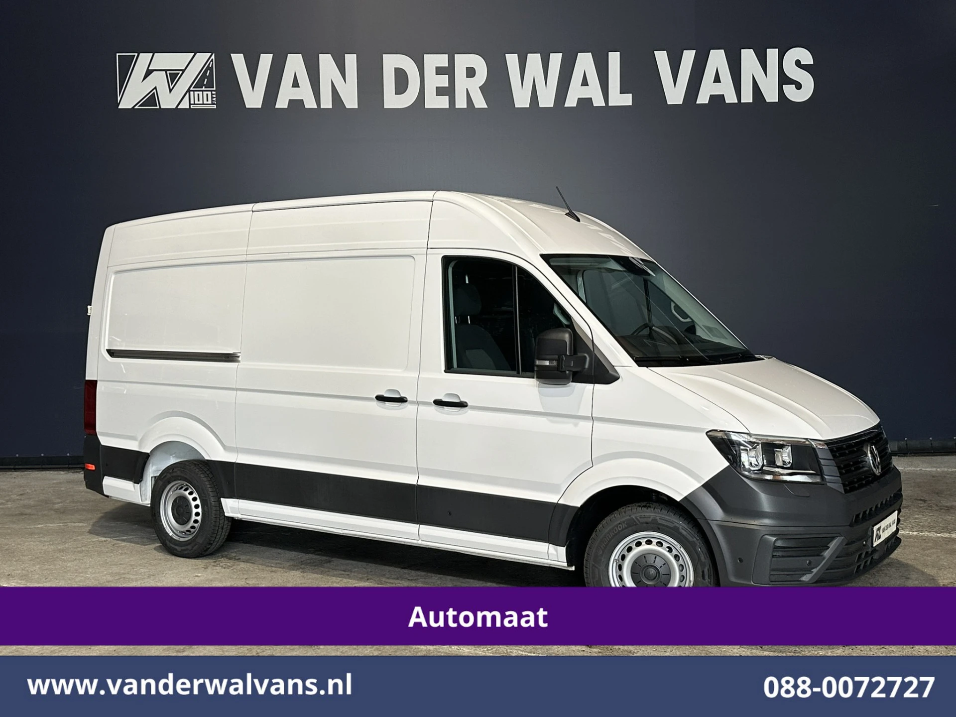 Volkswagen Crafter 2022 - 2.0 TDI 141pk Automaat L3H3 L2H2 Euro6 Airco | Camera | Apple Carplay | 3000kg Trekhaak | Adaptieve Cruisecontrol afbeelding 1