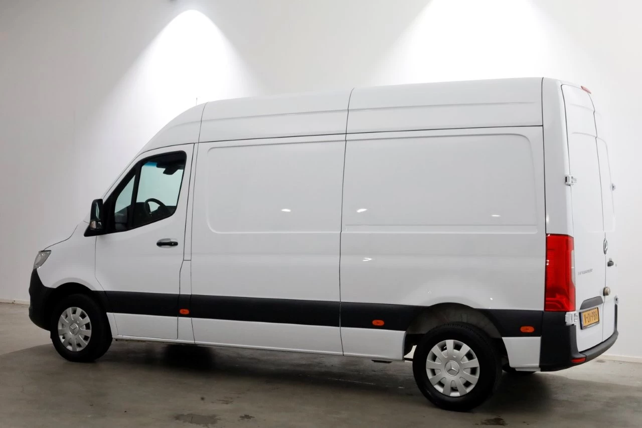Mercedes-Benz Sprinter 2023 - 311 CDI 115pk L2H2 Airco/Carplay 10-2023 image 9