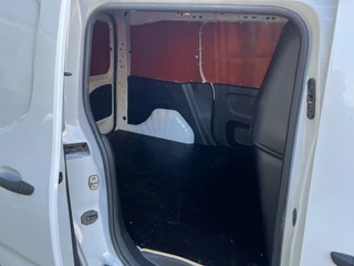 Opel Combo 2023 - 1.5 BlueHDi 100 S&S L1 immagine 11