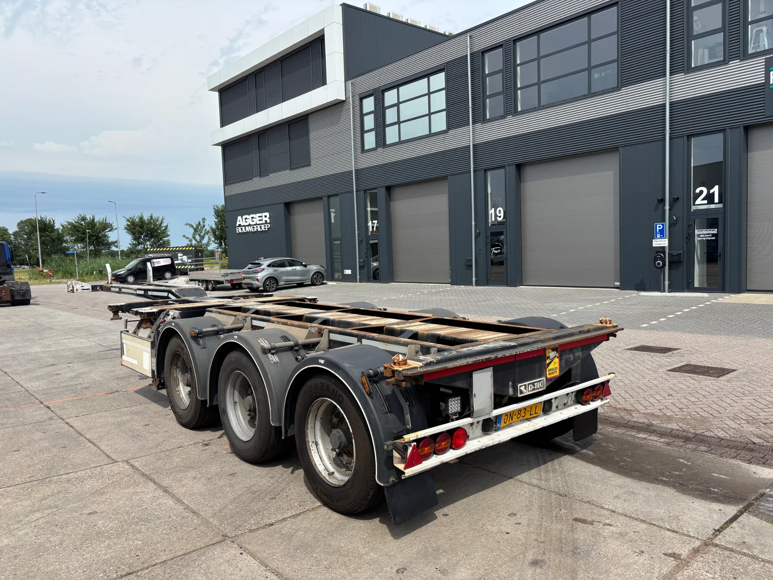 D-TEC 2014 - VCC-01 / 3x Extendable / BPW / 1x Lift Axle obrázek 3