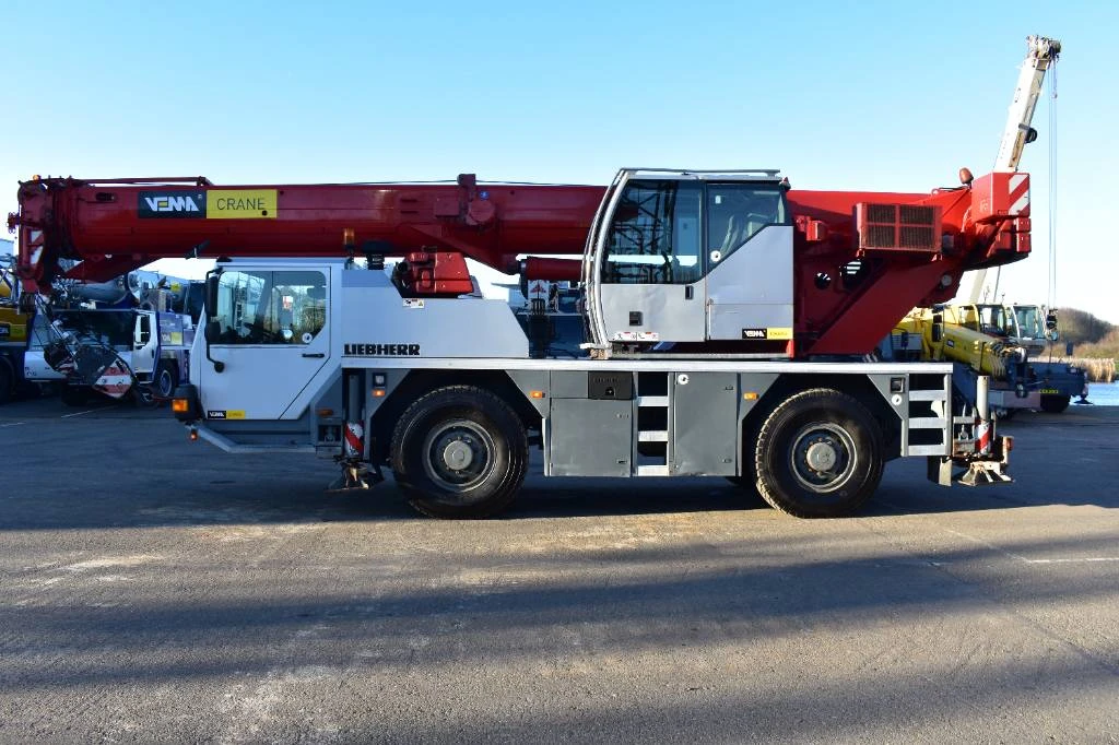 Liebherr 2008 - LTM 1040-2.1 image 1