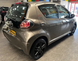 Toyota Aygo 2013 - 1.0 VVT-i Comfort Orange Elektrische Raam - Airco image 2 thumbnail