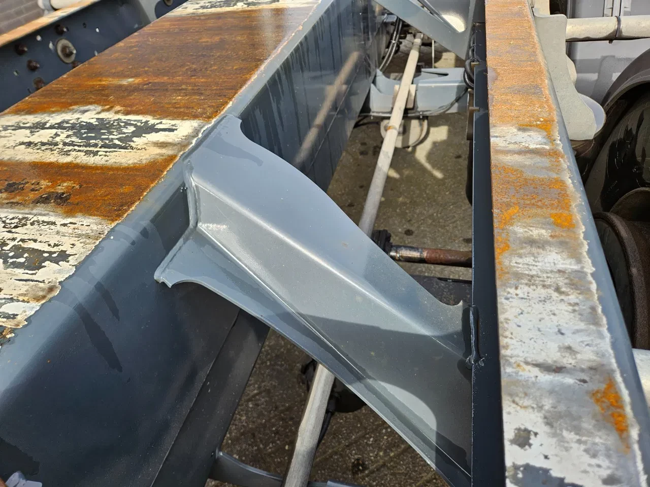 D-TEC 2016 - Flexitrailer Gescoopeerd Apk TÜV 10-2026 immagine 23