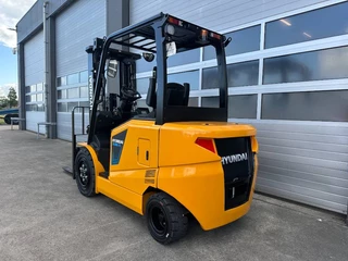 Hyundai N/A 2026 - 35BE-X elektrische heftruck 3-delige 4700mm mast t obrazek 3