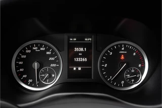 Mercedes-Benz Vito 2019 - 111 CDI XL L3H1 | 5-Persoons | DC | Camera | Cruise | Airco | Trekhaak image 16