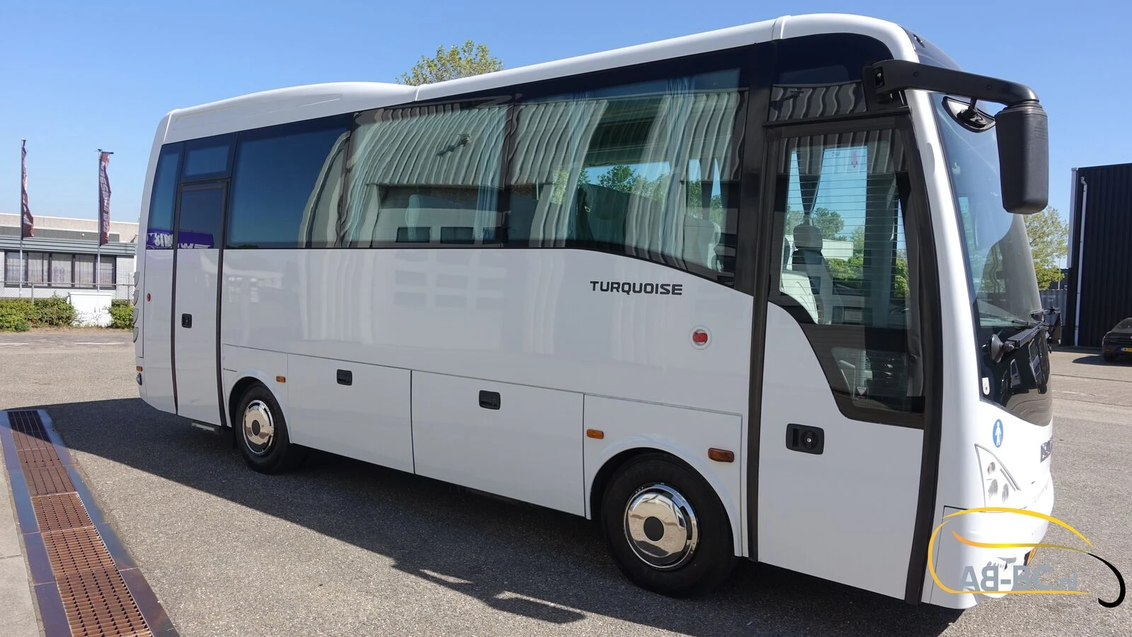 Isuzu Turquoise 30 seats EURO 6 2016 afbeelding 3