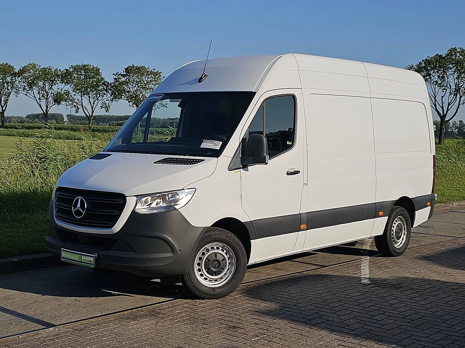 Mercedes-Benz Sprinter 2022 - 317 image 2