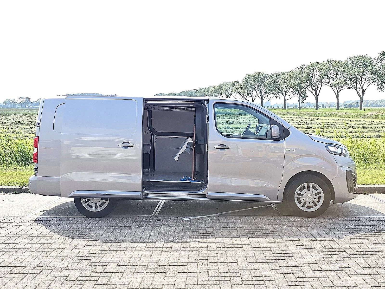 Opel Vivaro 2020 - 2.0 obrázek 14
