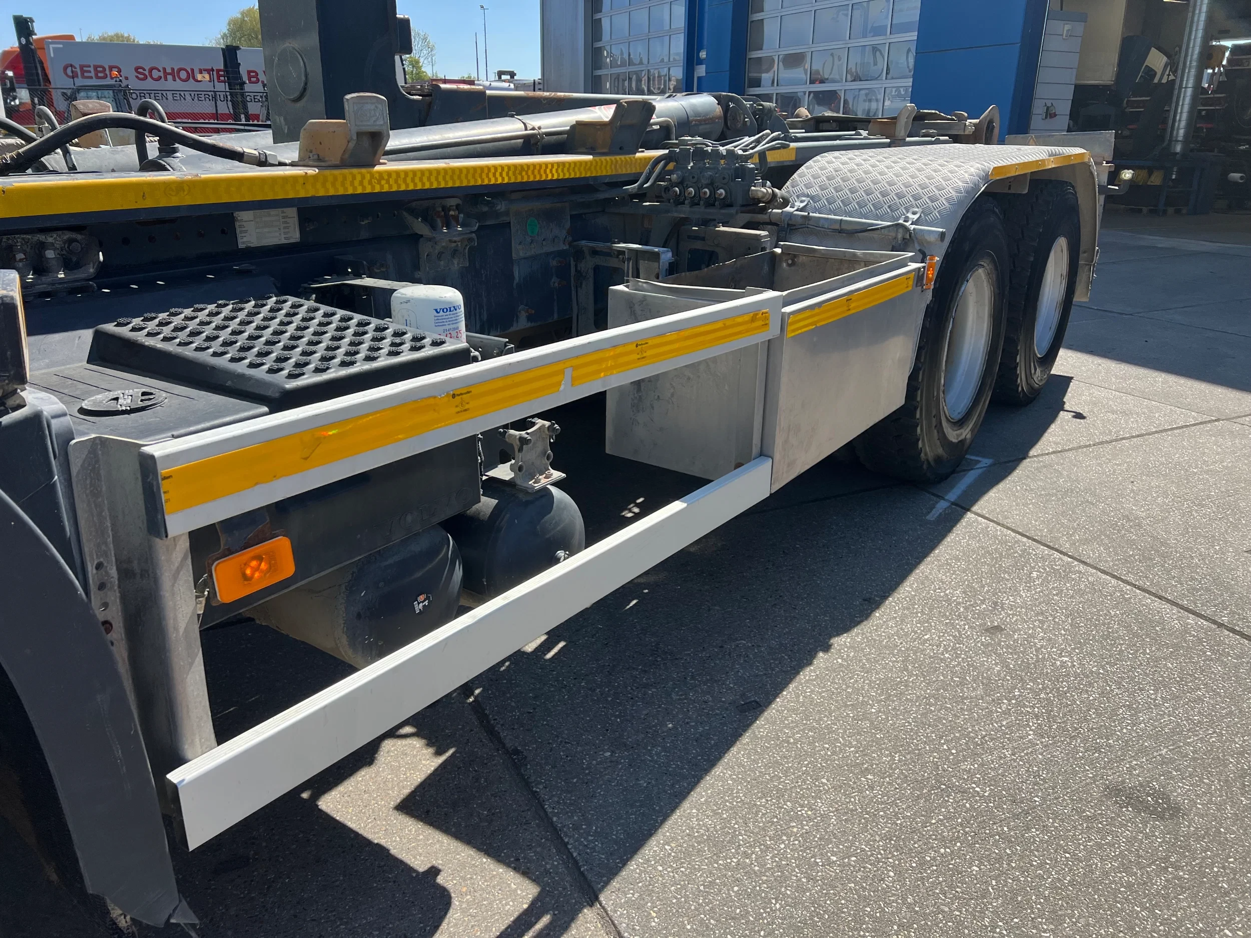 Volvo FMX 420 2020 - / 6x4 / Hookarm 20T / Steel Spring obrázek 8