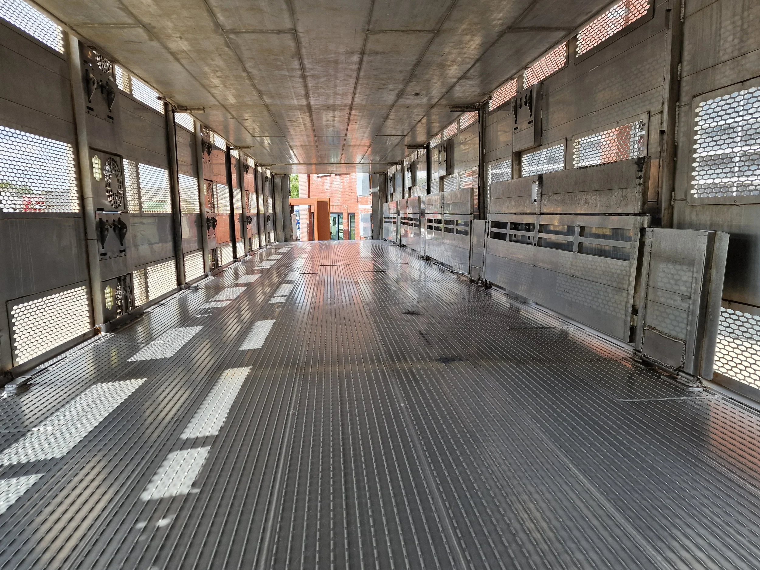 CUPPERS 2013 - 4 stock - new TUV - type 2 - lifting floors - lift / ramp afbeelding 35