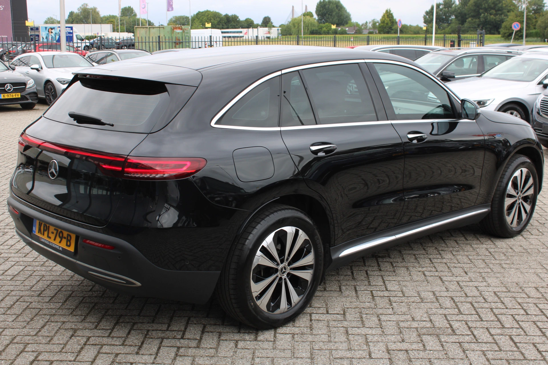 Mercedes-Benz EQC 2023 - 400 4MATIC 80 kWh LEDER KEY-LESS GO CARPLAY afbeelding 5