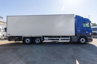 Scania R 2016 - R410 6X2+CHEREAU+CARRIER 1150 U MT-TRI-TEMP+DHOLLANDIA 2.5T. afbeelding 3 miniatuur
