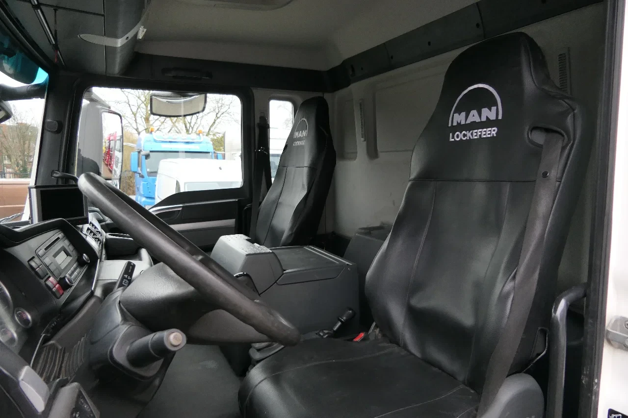 MAN TGS 2009 - 35.400 | 8X4 | HIAB 144 BS-3 DUO + Remote Control | 25Ton Tipper | 468407Km | 2009 | Euro4 | Belgium Truck Bild 39