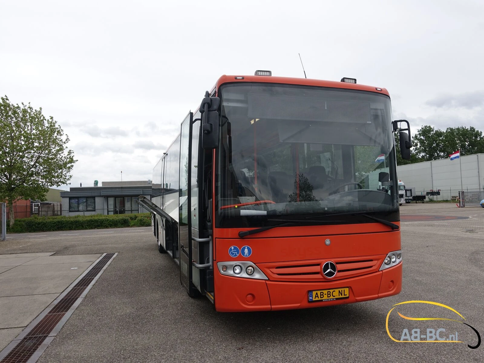 Mercedes-Benz Intouro 49 Seats Liftbus EURO 6 2016 image 19