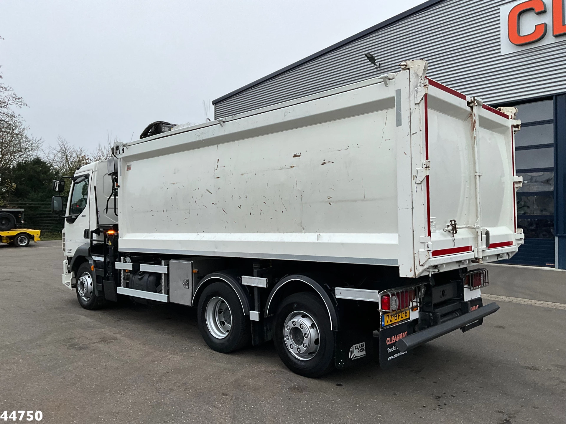 DAF FAN LF 220 Euro 6 Hiab 11 Tonmeter laadkraan Just 166.649 Km! 2014 afbeelding 5