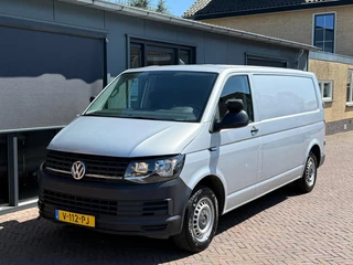 Volkswagen Transporter 2018 - 2.0 TDI L2 Comfortline 115PK AC PDC Carplay Schade image 1