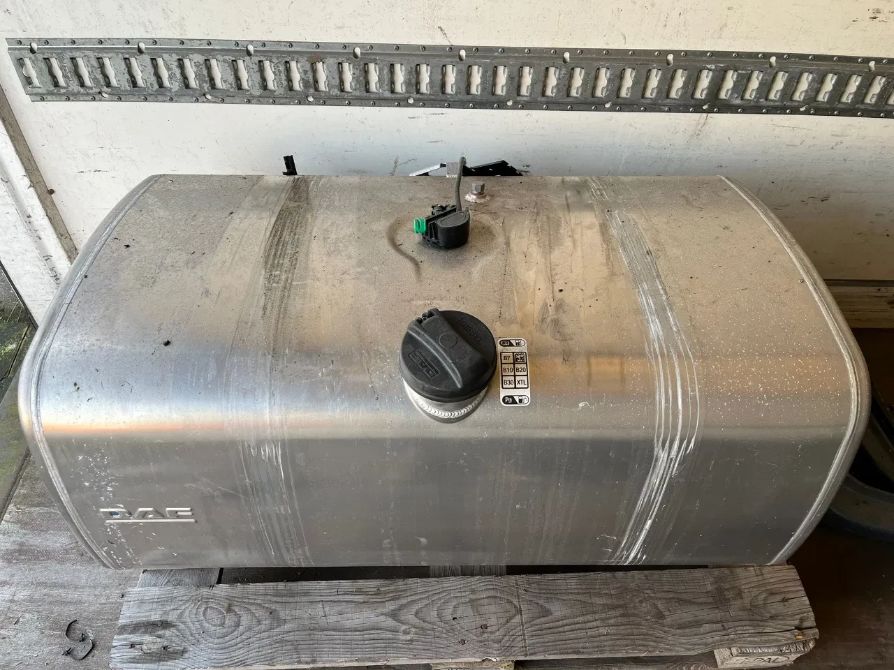 DAF 2024 - Brandstoftank diesel 340L 2198108 immagine 1