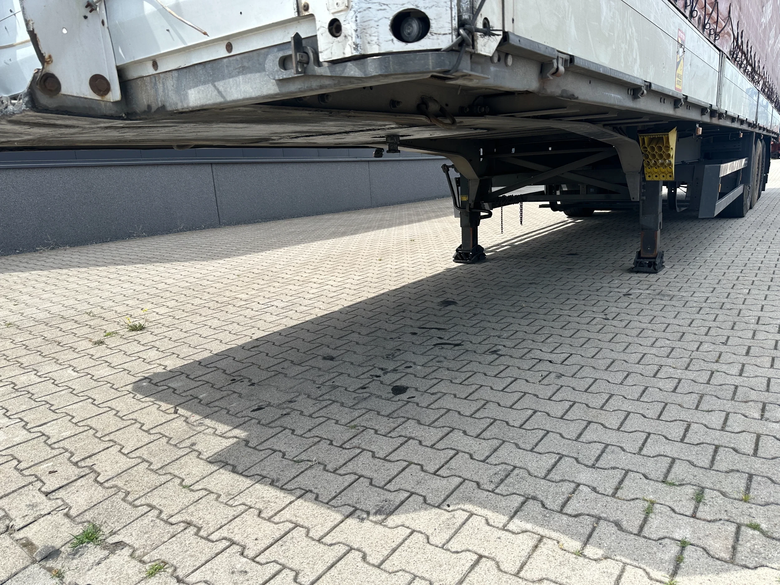 Schmitz Cargobull 2008 - Bordwände / SAF + Scheibebremsen / 2x Liftachse / galvanisiert / Innenhöhe: 2.80m / NL-Auflieger, 2x vorhanden afbeelding 16