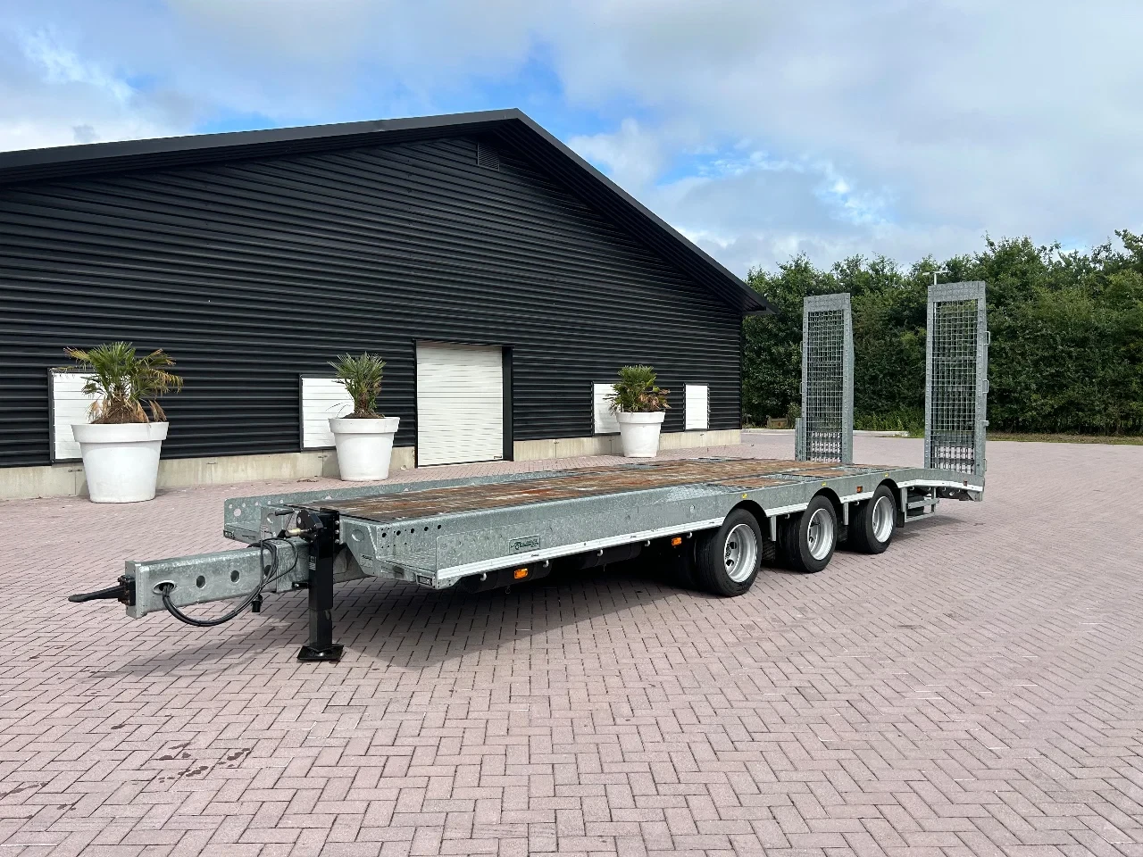 Veldhuizen TANDEM TIEFLADER 25 T 2021 - 25 ton TRIDEM SEMI-DIEPLADER MIDDEN AS AANHANGWAGEN afbeelding 1