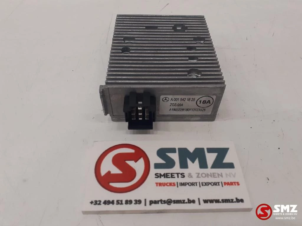 Mercedes-Benz 2018 - Occ omvormer 24-12V 18A Mercedes imagen 1