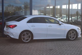 Mercedes-Benz A-Class 2020 - 180 AUT7 AMG LINE WIDESCREEN NAVI CAMERA CARPLAY NL AUTO изображение 5