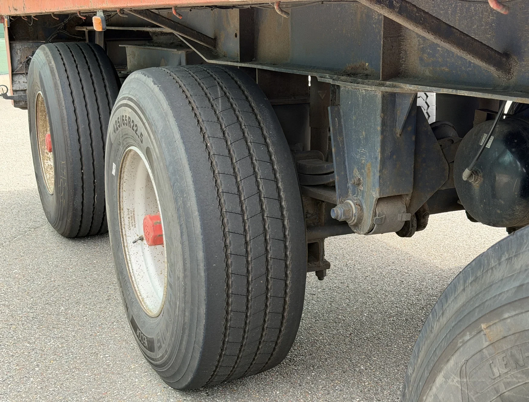 Floor 1981 - FLO-14-30-H DRUM BRAKES STEERING AXLE FLATBED HOLLAND-TRAILER afbeelding 12