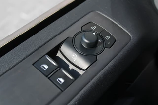 Ford Transit Custom 2024 - 320 2.0 TDCI L2H1 Trend DC 136pk - Carplay - Android - Camera - Trekhaak - LED koplampen - Stoelverwarming - Draadloos laden - Rijklaar image 28