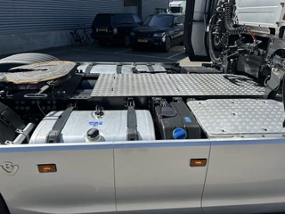 Scania S 2025 - 590S V8 Highline / Retarder / Leder bild 23