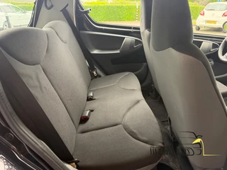 Toyota Aygo 2011 - 1.0-12V Now bild 6