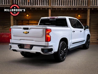 Chevrolet Silverado 2024 - High Country 6.2 V8 420 PK, obrazek 7