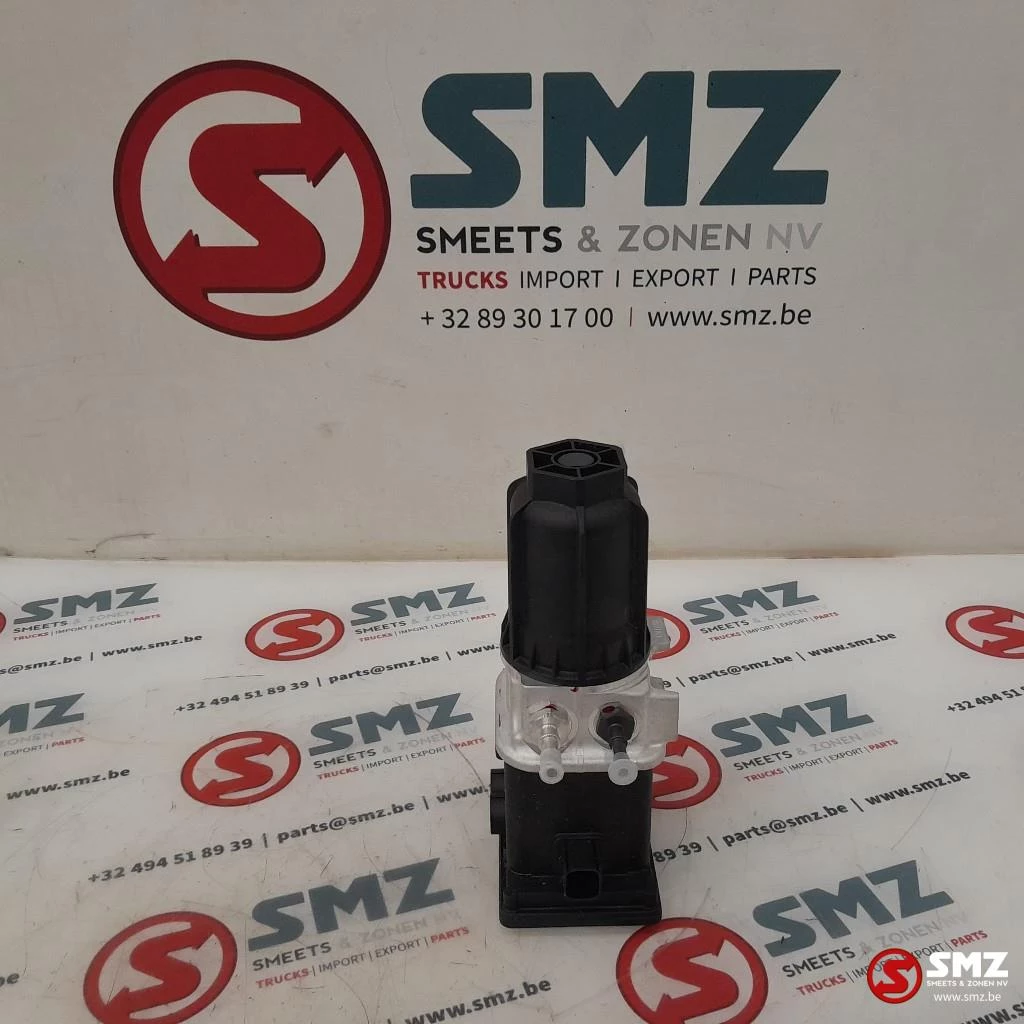 Mercedes-Benz - AdBlue pomp Mercedes immagine 4