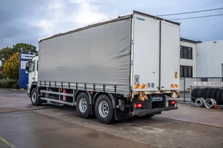 Volvo N/A 2010 - FM 330-6x2-E5+10 pneus/tires+intarder image 4