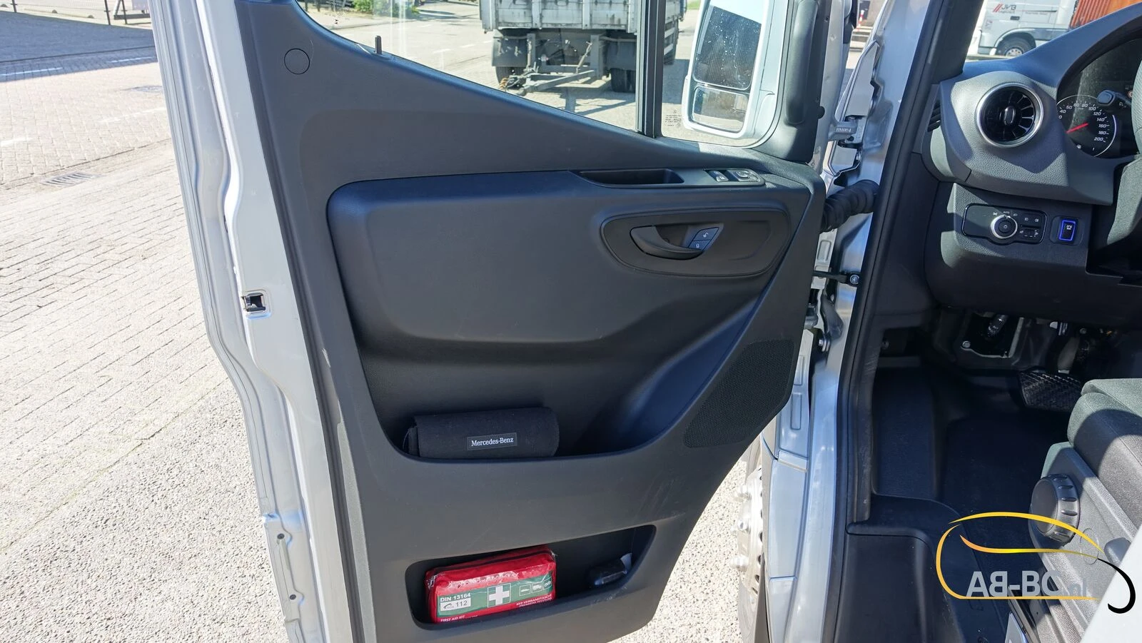 Mercedes-Benz Sprinter 2026 - NEW 519 CDI - 24 Seats EURO 6 zdjęcie 41
