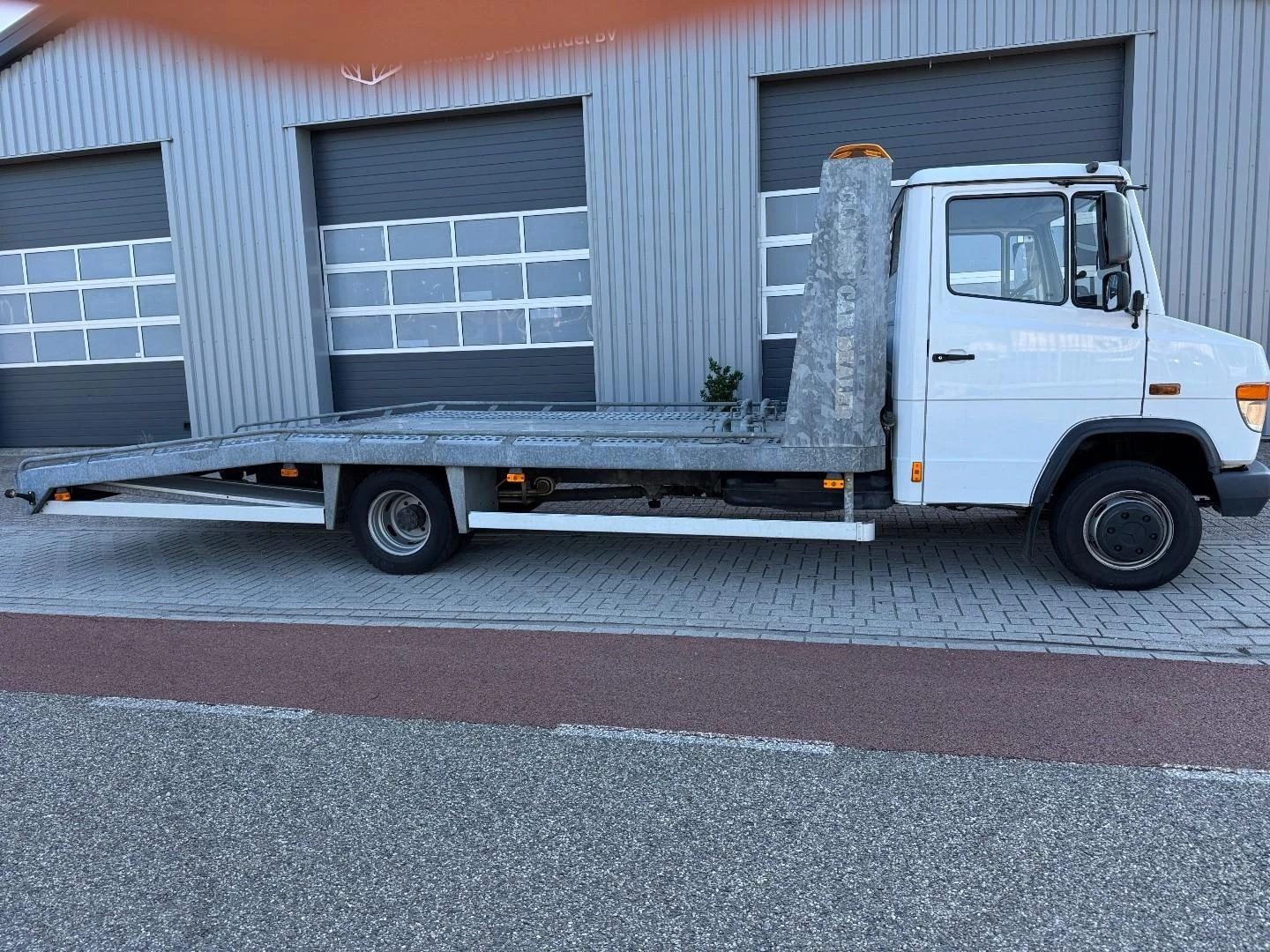 Mercedes-Benz Vario 614, Tijhof Galvaniced Car transporter 2010 imagen 2