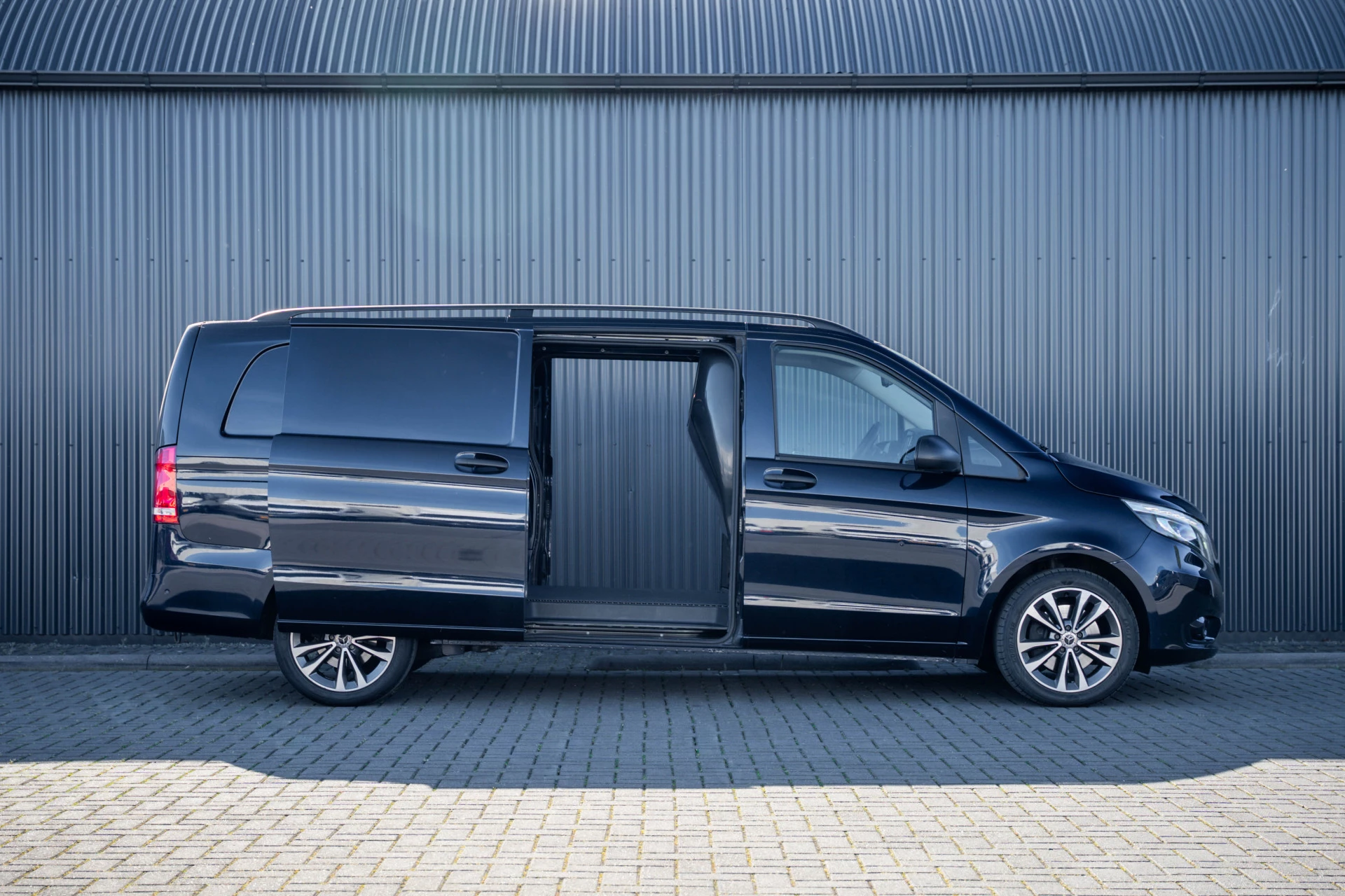 Mercedes-Benz Vito 2022 - 119 CDI L3H1 | ILS | Automaat | Camera | Carplay | PDC | Zijschuifdeur L+R | Trekhaak obrázek 8