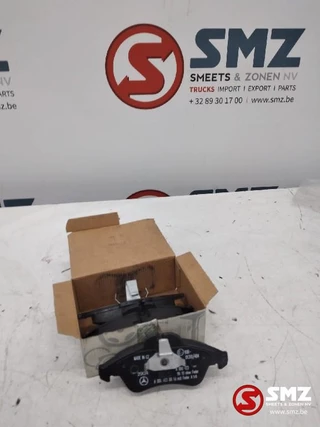 Mercedes-Benz Sprinter - Set remblokken mercedes w909 a0084204220 изображение 1