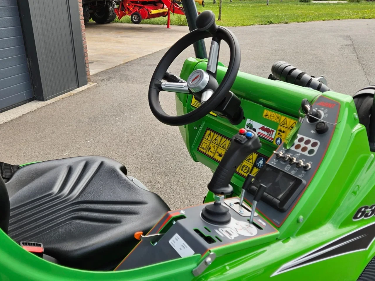 Avant 2024 - 635i Rental mini-shovel afbeelding 27