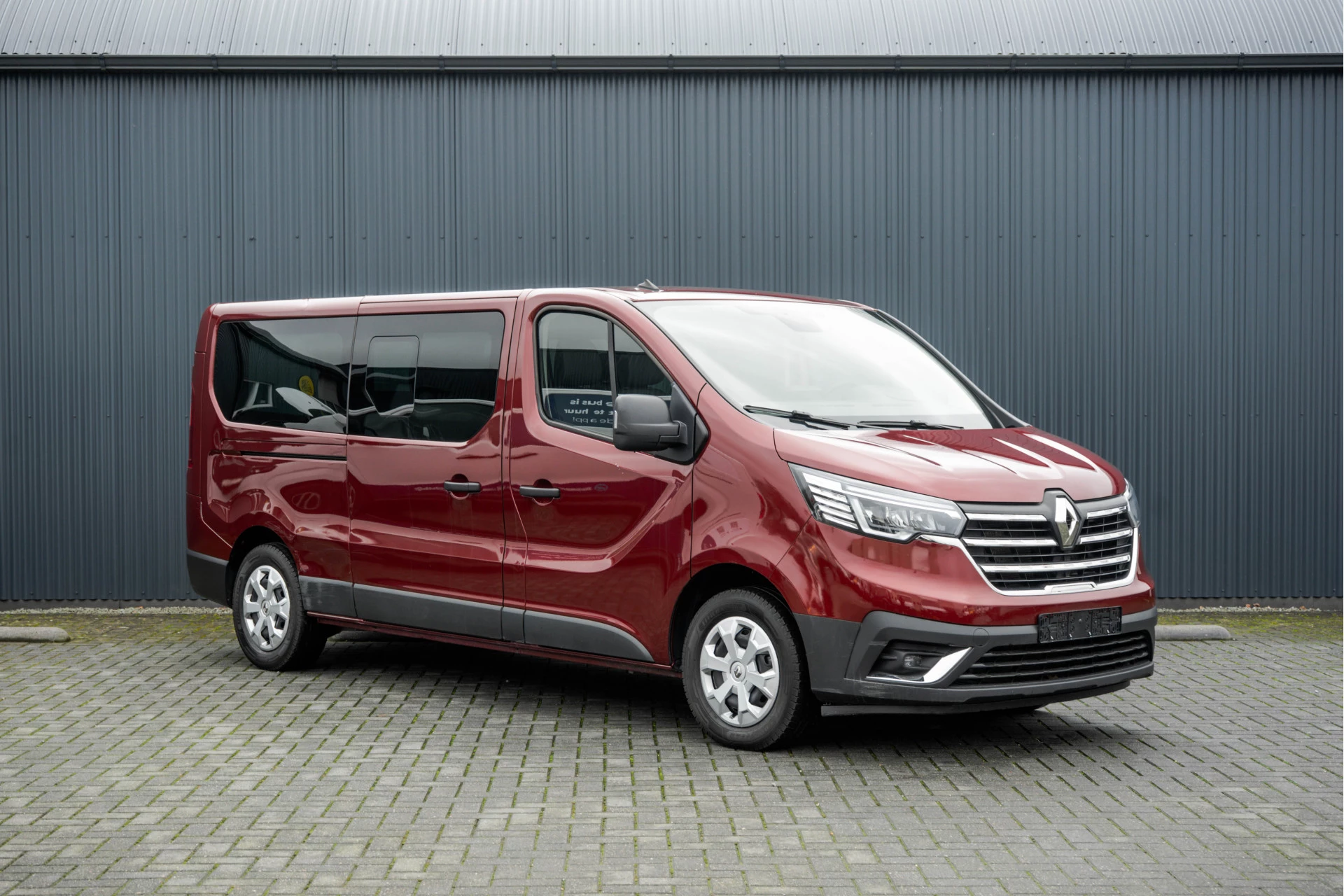 Renault Trafic 2024 - Blue dCi 150PK | L2H1 | 9-Zits | Incl. BTW/BPM | LED LED | Camera | Navi | Zijschuifdeur R+L | Cruise | Airco | PDC Bild 4