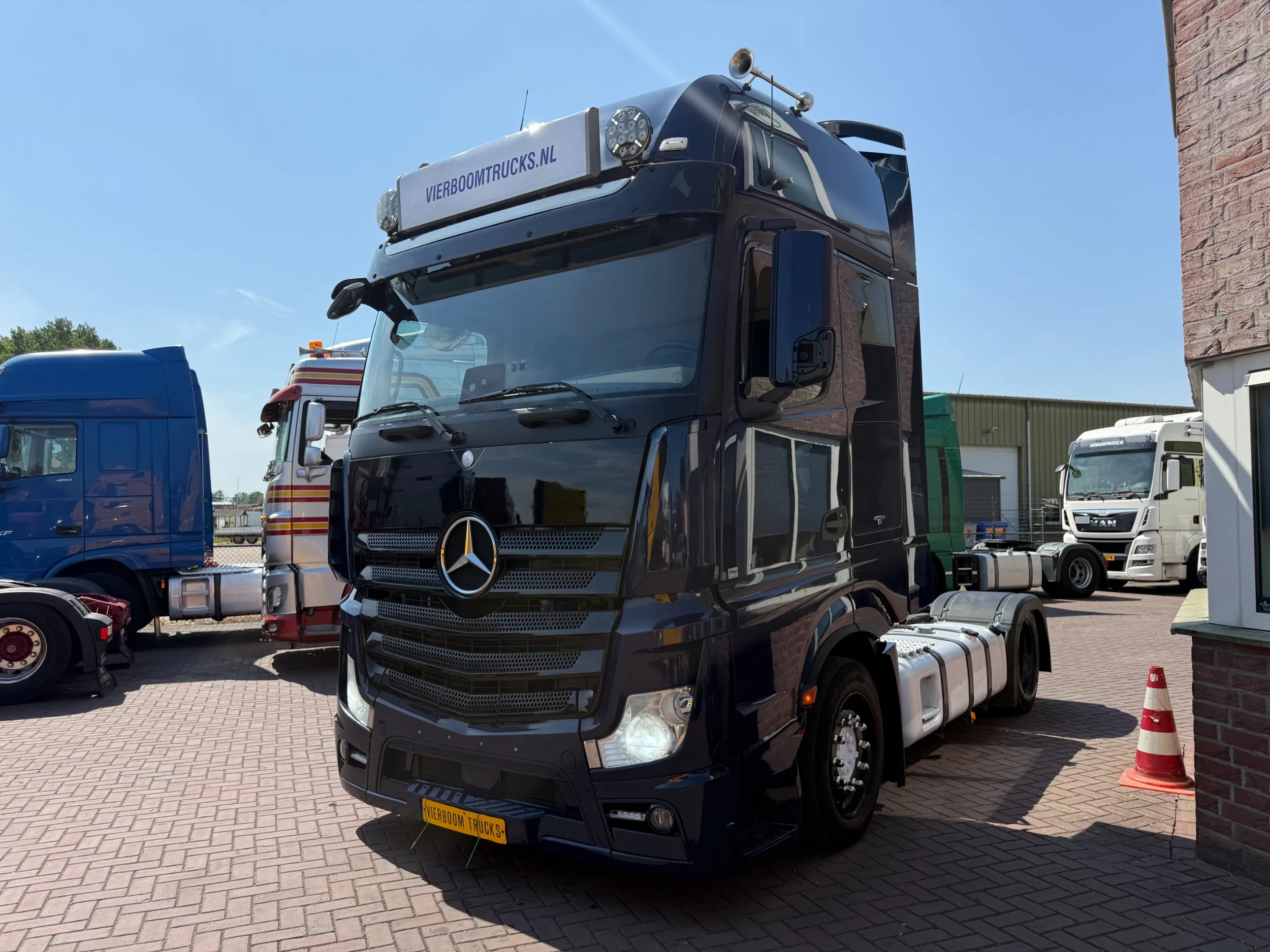 Mercedes-Benz Actros 2017 - 1845 1845LLS Gigaspace / Retarder / Hefschotel / afbeelding 2