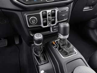 Jeep Wrangler 2022 - Unlimited 4xe plug-in 380 Sahara obrazek 34