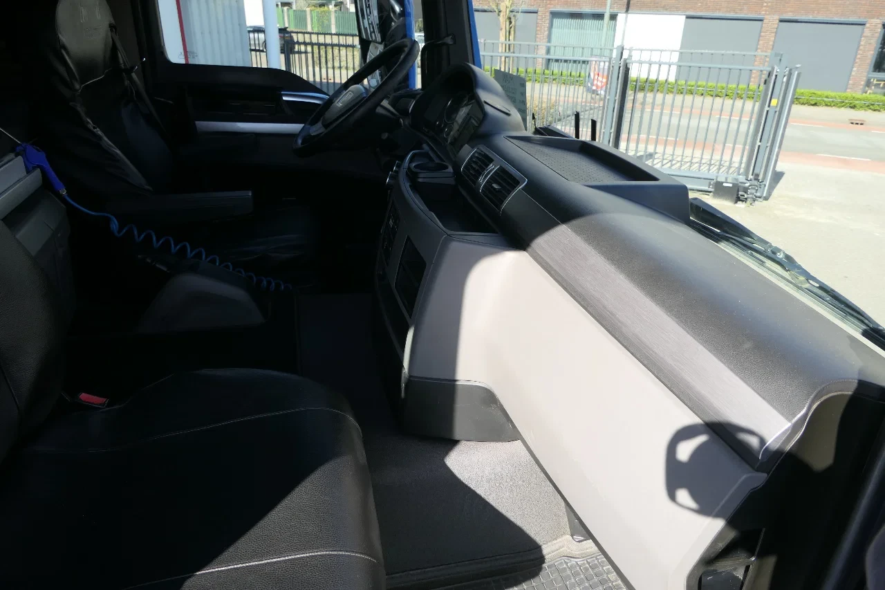 MAN TGS 2019 - 33.500 | 6X6 CARDAN | 418232Km | 2019 | Hydraulic / Tractor head | Sleep Cab. | Stand Klima | Navi | Fridge | Euro6-C | TUV/MOT/APK 07-2026 | Belgium Truck zdjęcie 52