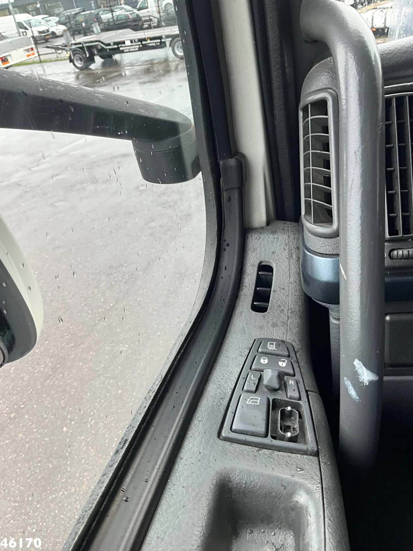 Volvo FH 2012 - 420 8x4 HMF 22 Tonmeter laadkraan image 21