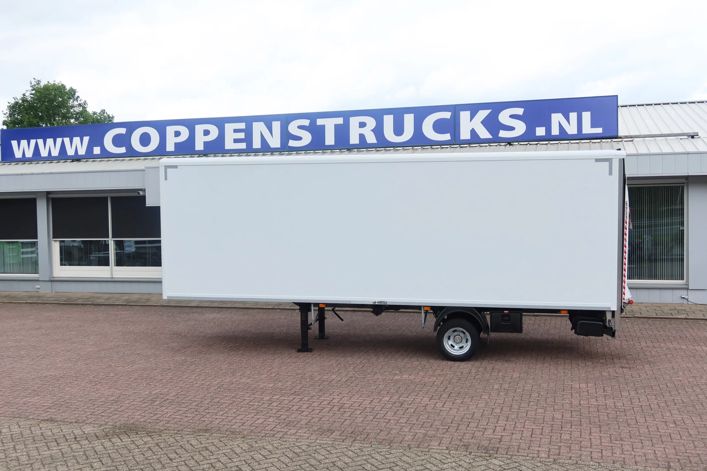 Veldhuizen 2022 - P 47-3. Gesloten + Dhollandia 1.000 kg Bild 7