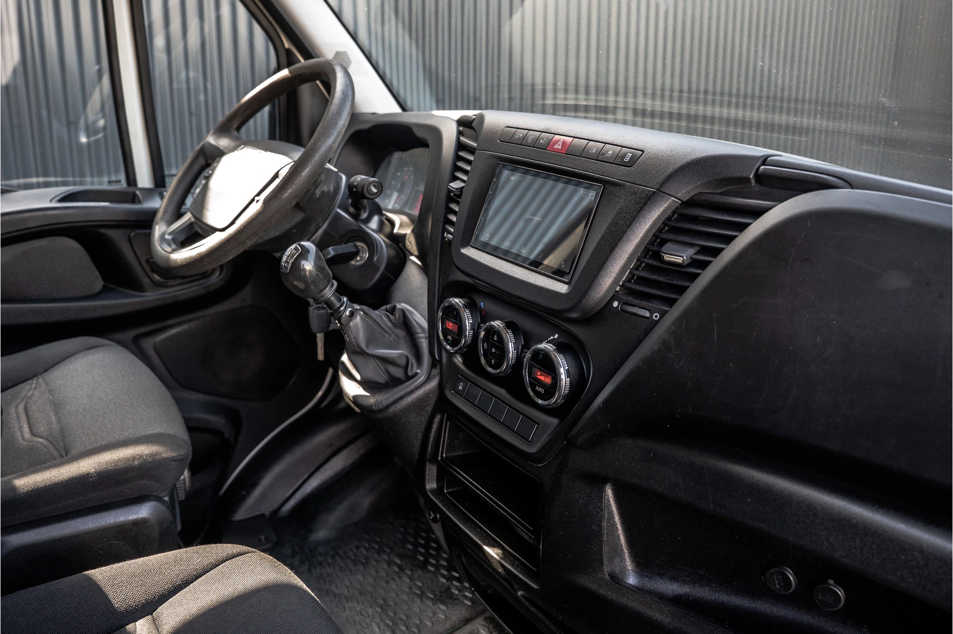 Iveco Daily 2015 - 35S13 L2H1 | 3.5T Trekgewicht | Climate | 3-Zits | Camera | Carplay | Cruise immagine 2