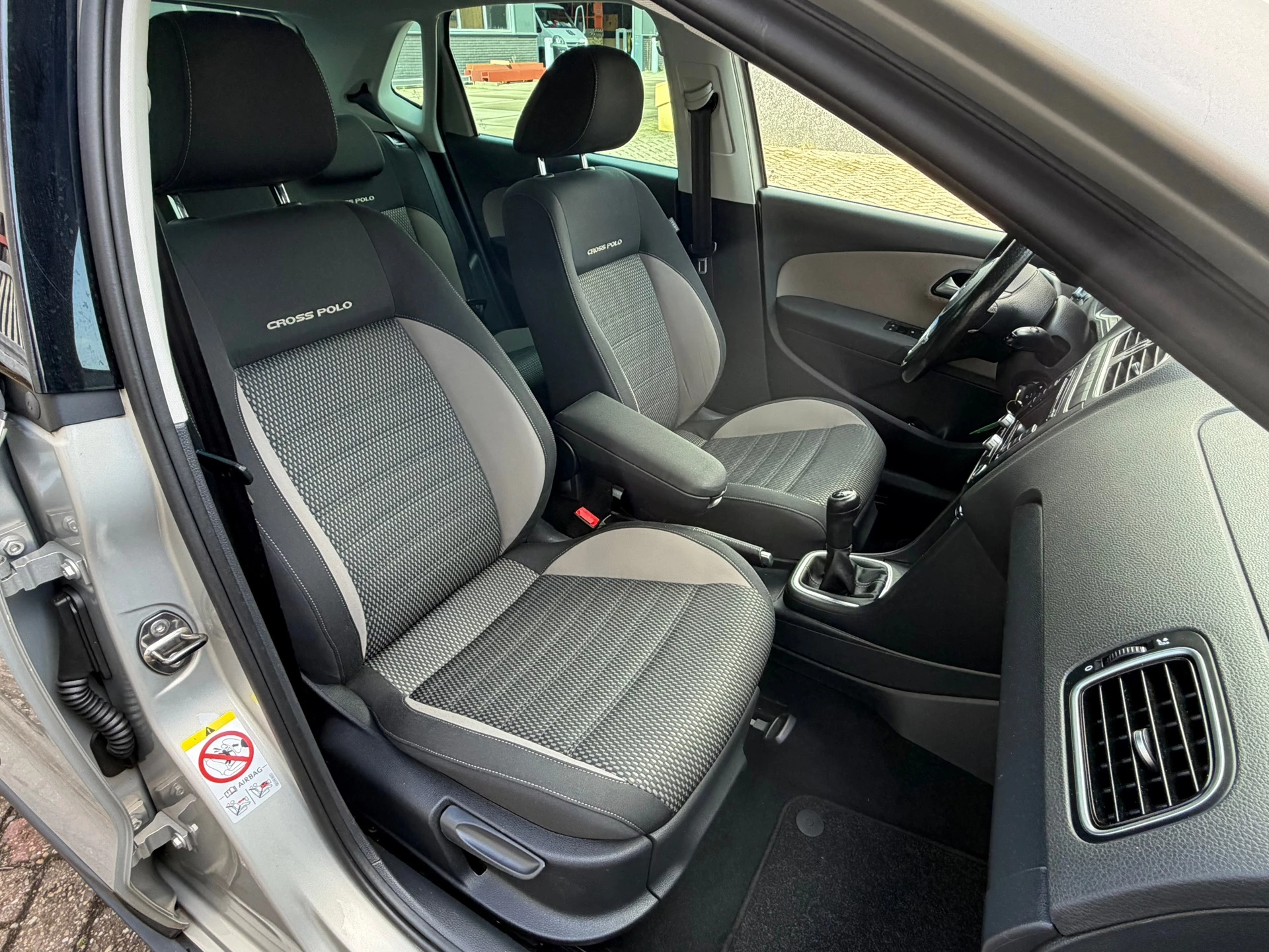 Volkswagen Polo 2011 - 1.4-16V Cross bj.2011 Navi|Trekh|Cc|Nap. zdjęcie 11