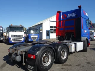 DAF XF 106.510 2015 - 6x4 manual gear,drum braeks in the beak image 3
