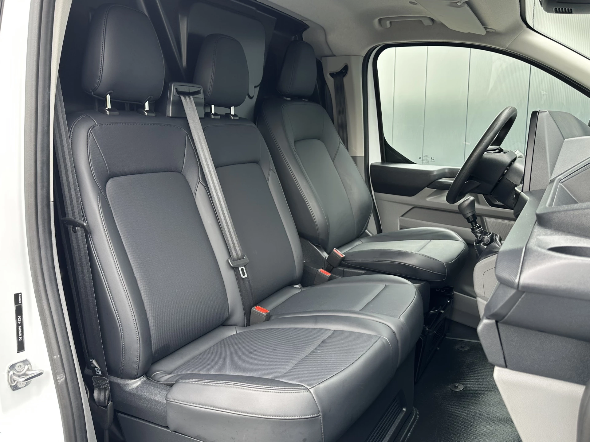 Ford Transit Custom 2024 - 2.0 TDCI 136 PK TREND / L2H1 / 2.740 KG AHG / CAMERA / CRUISE / 3 ZITS / AIRCO / CARPLAY imagen 6