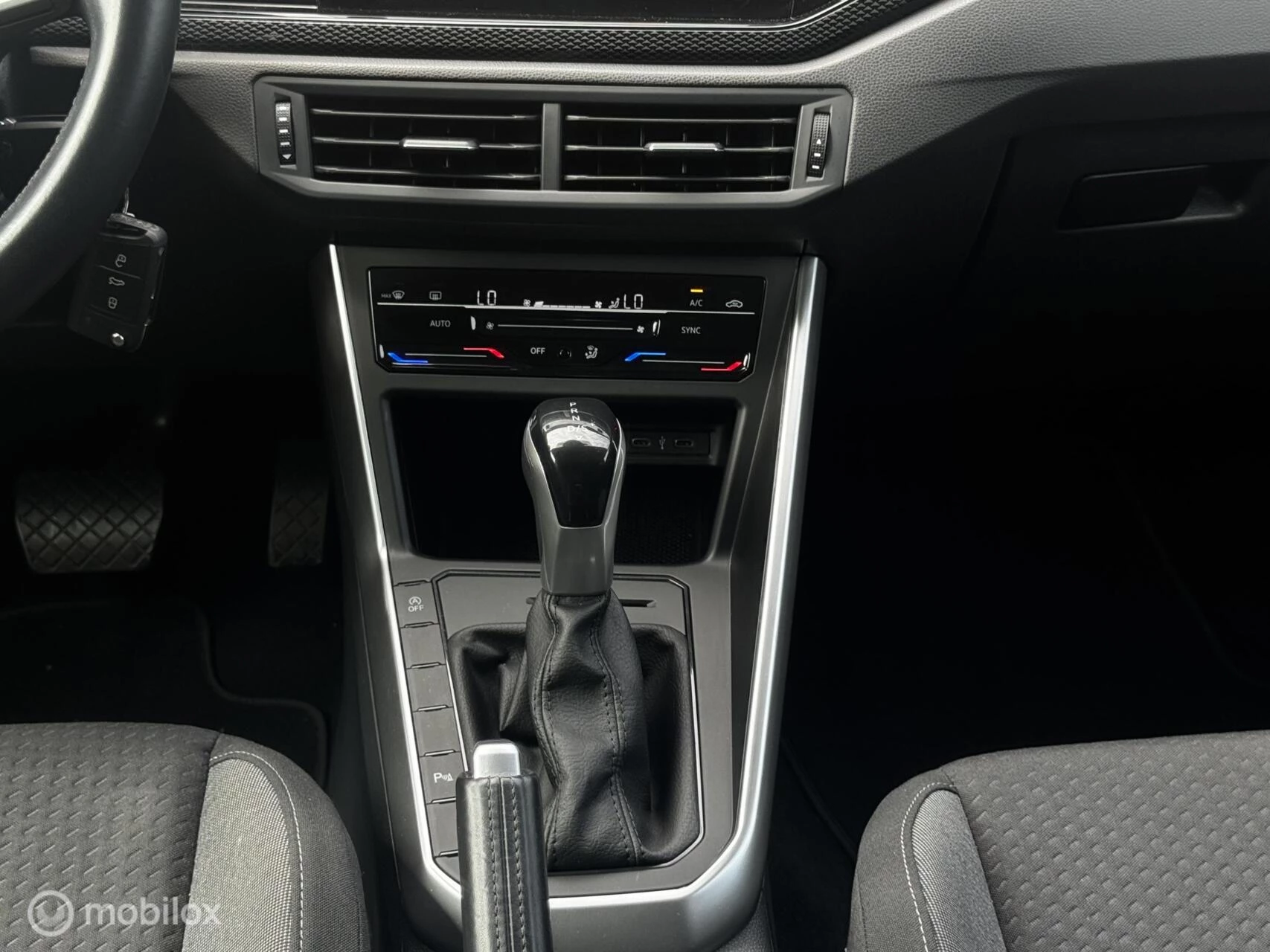Volkswagen Polo 2022 - 1.0 TSI Life Business APPLE CAR PDC 62KM afbeelding 34